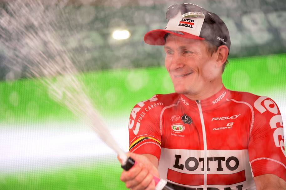 Quarta vittoria per Andr Greipel in carriera al Giro d&#39;Italia. Il 33enne della Lotto-Soudal allunga la striscia di vittorie tedesche in volata in questa edizione della Corsa Rosa: doopo le due di Kittel, tocca al Gorilla. Lapresse 